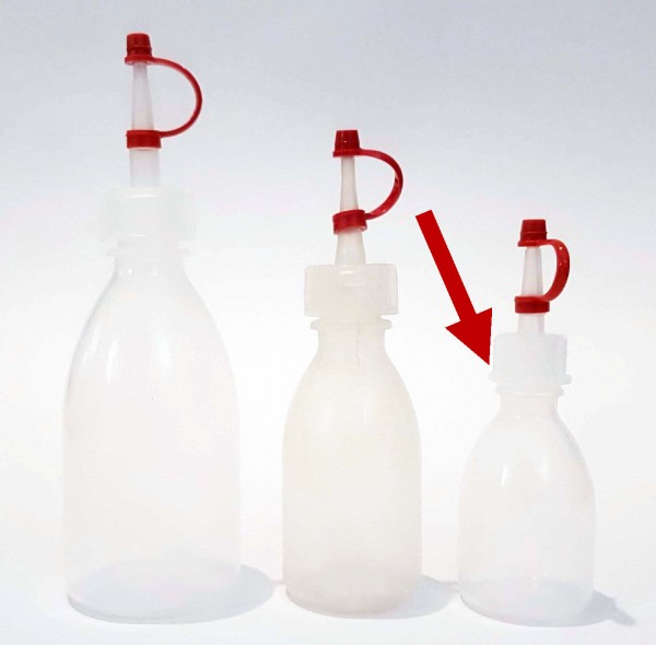 Leerflaschen mit roter Verschlusskappe, Preis pro Stück